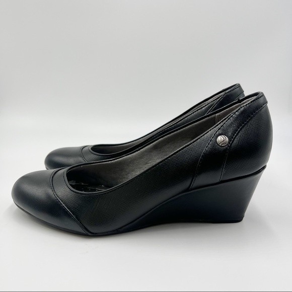 6W 6 WIDE WIDTH Life Stride Womens Dreams Black Wedges Pumps Heels Shoes - Picture 7 of 15